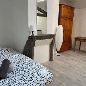 Studio Sous Les Toits Paisible Appartement